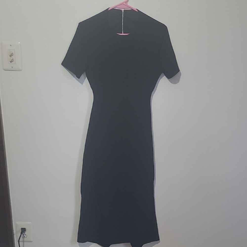 Lulu's Black Sheath Midi Dress Crew Neck Short Sleeve